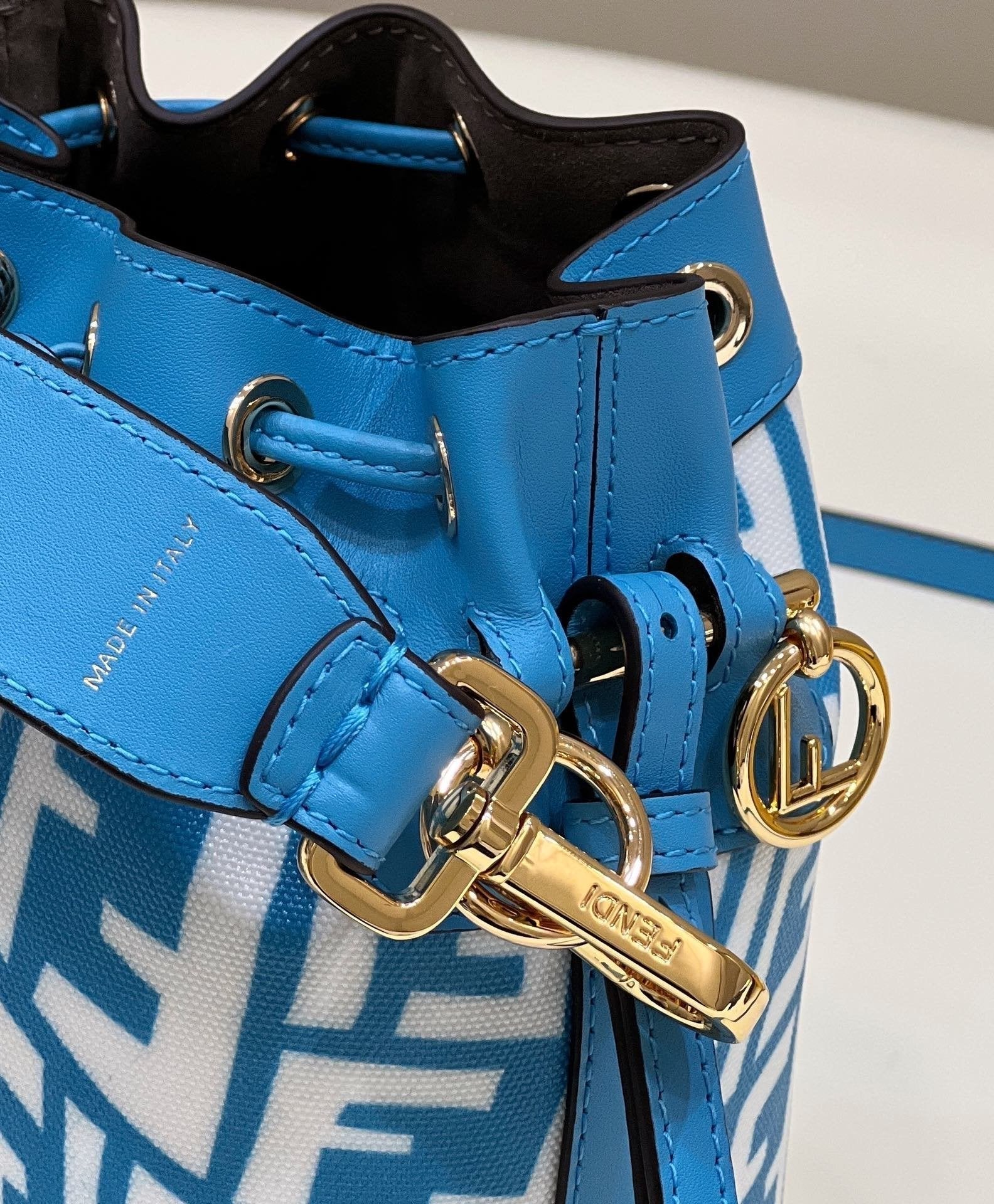 Fendi Vertigo Bucket Bag 18cm Blue