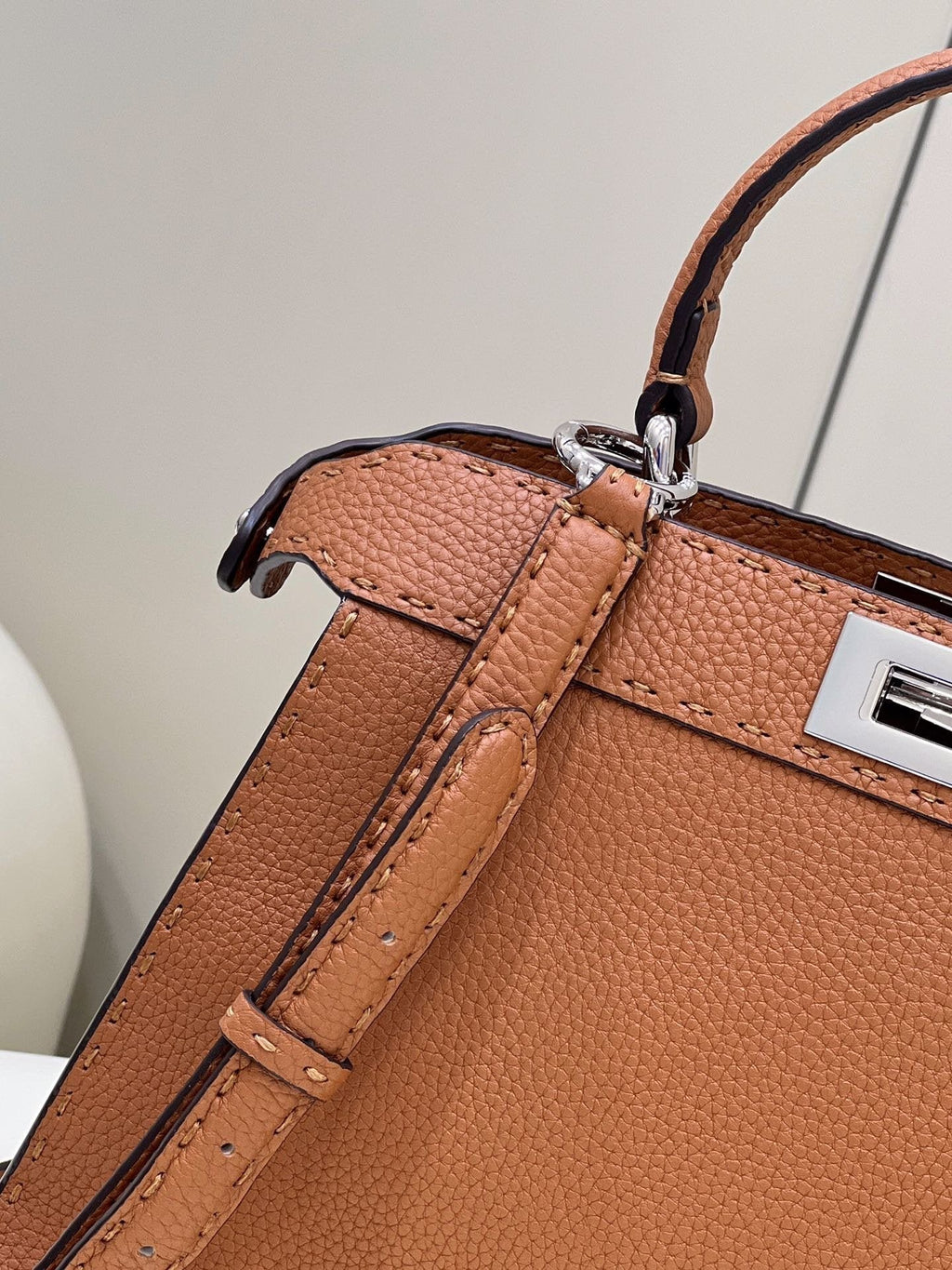 Fendi Peekaboo Iseeu Medium Brown 33cm