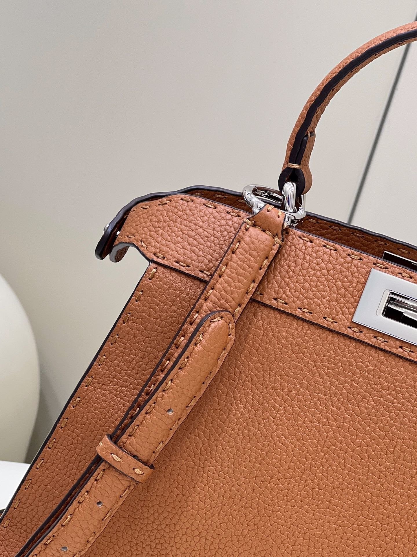 Fendi Peekaboo Iseeu Medium Brown 33cm