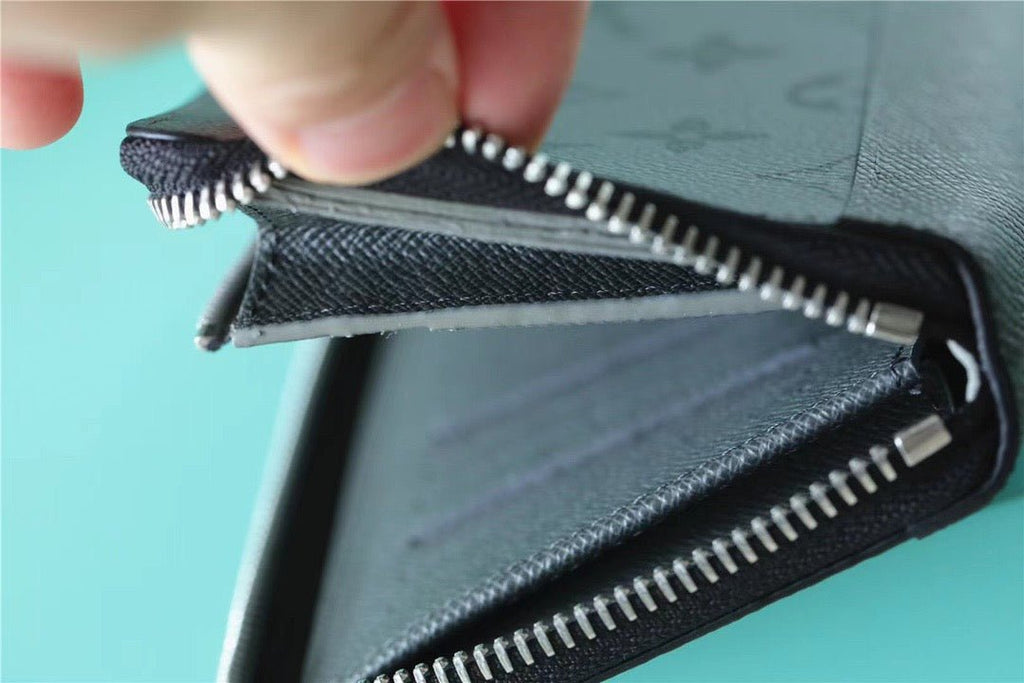 Louis Vuitton Zippy Vertical Wallet 20cm