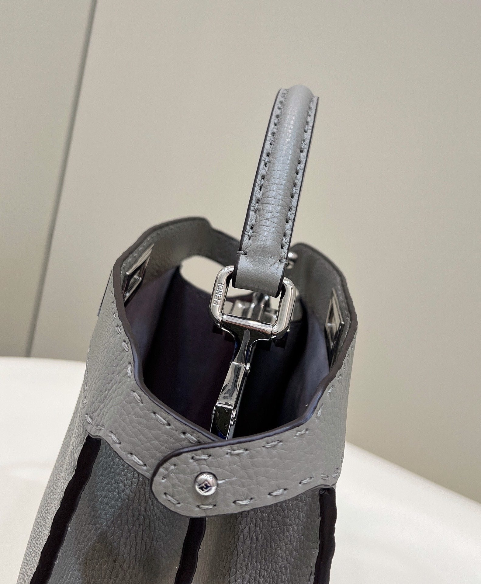 Fendi Peekaboo Iseeu Medium Grey 33cm