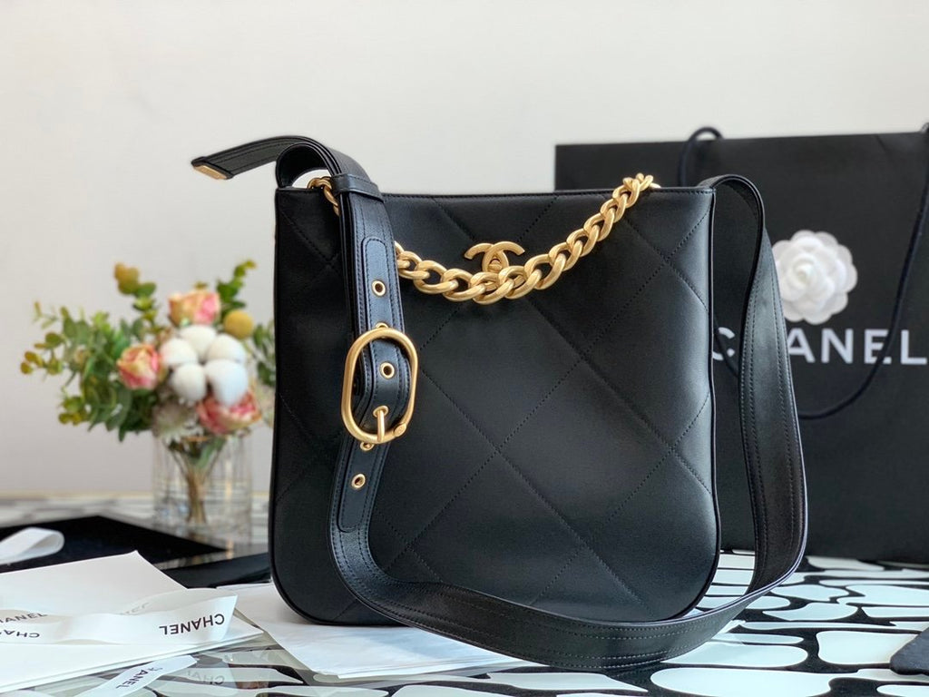 Chanel Co-Co Shoulder Bag With Gold Hardware Chain 29cm Black