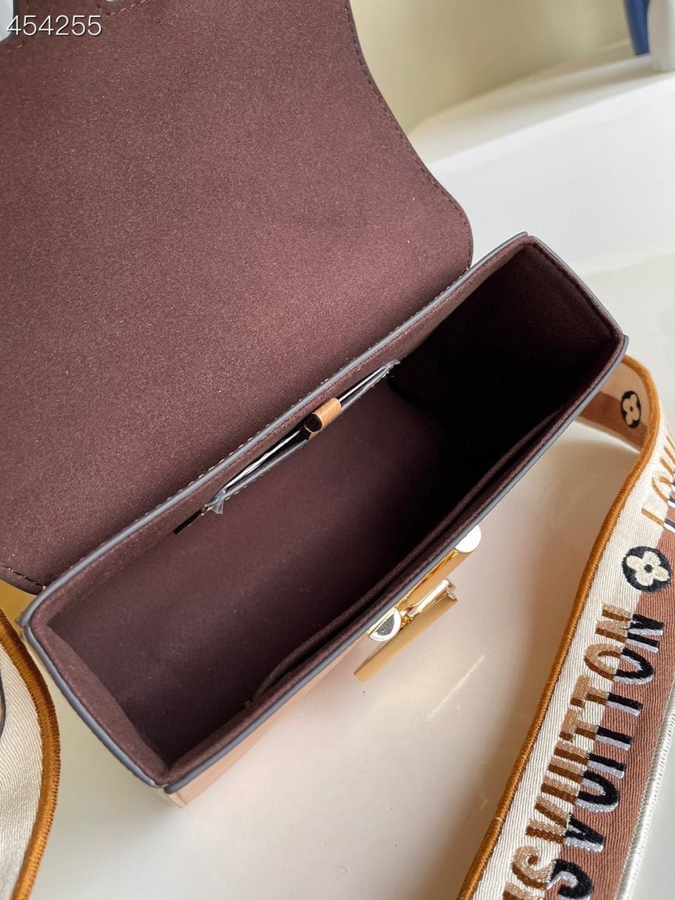 Louis Vuitton Twist MM Bag 23cm Epi Canvas Leather Spring/Summer Collection M57506, Gold Honey