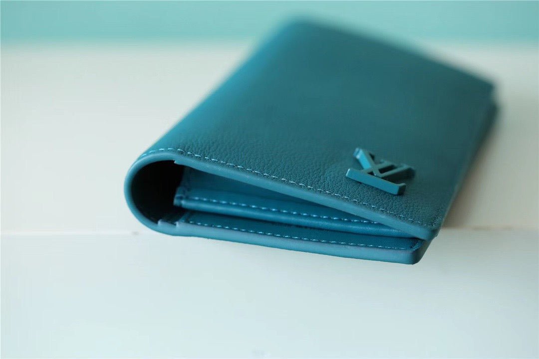Louis Vuitton Brazza Wallet 19cm