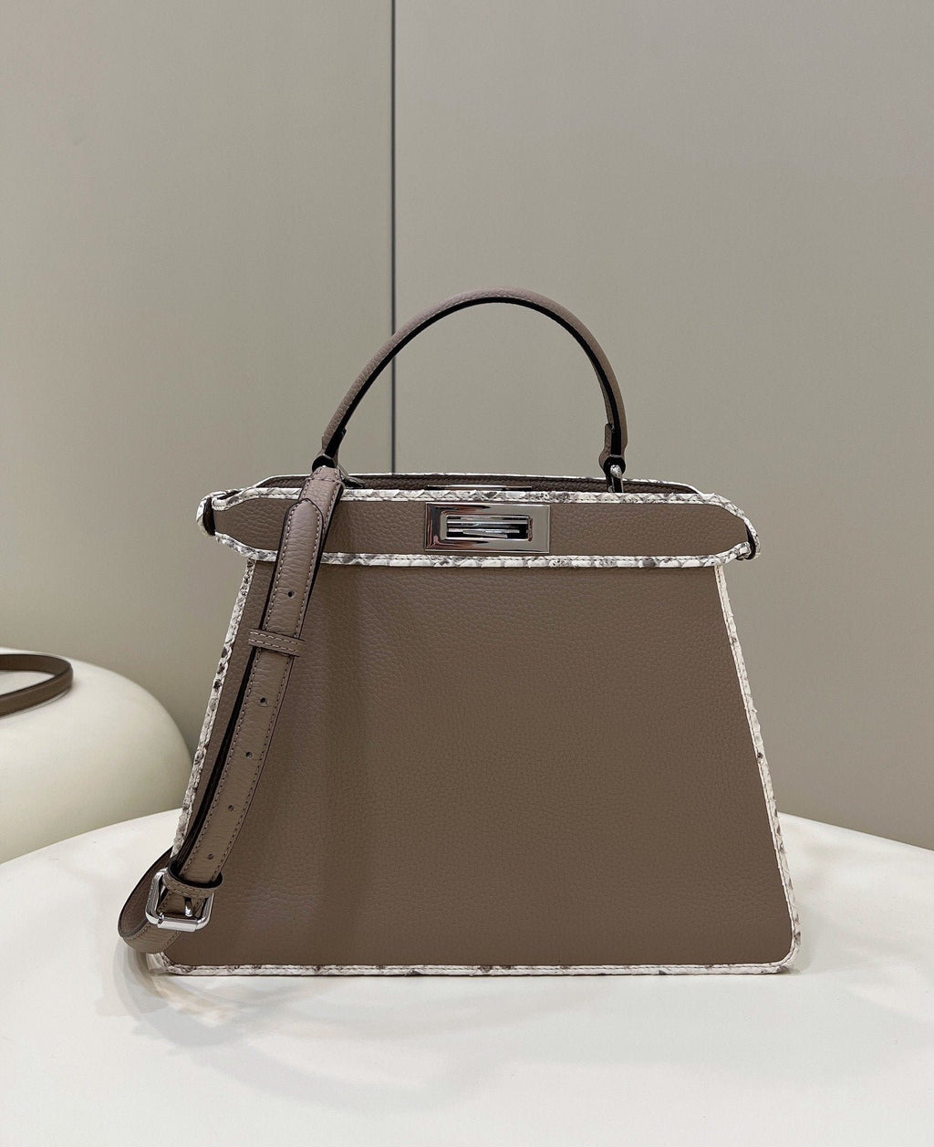 Fendi Peekaboo Iseeu Medium 33cm