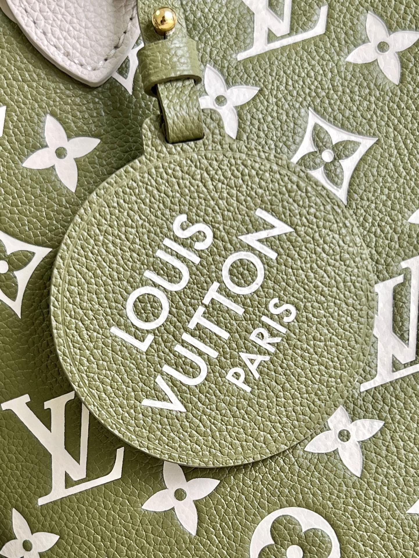 Louis Vuitton Neverfull MM Monogram Empreinte Kaki / Beige For Women, Women’s Handbags, Tote Bags 31cm LV M46102