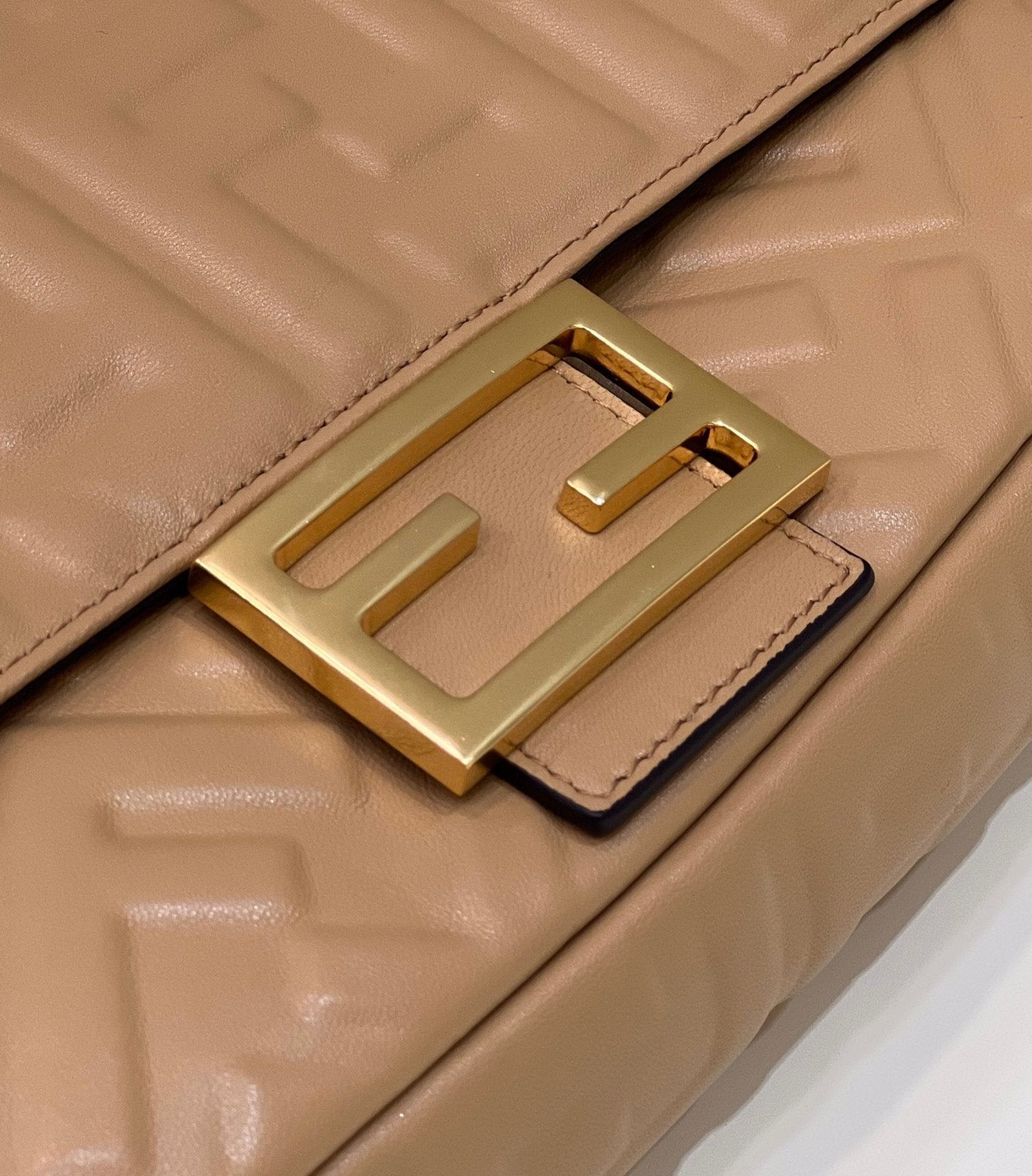 Fendi Baguette Midi 27cm Brown