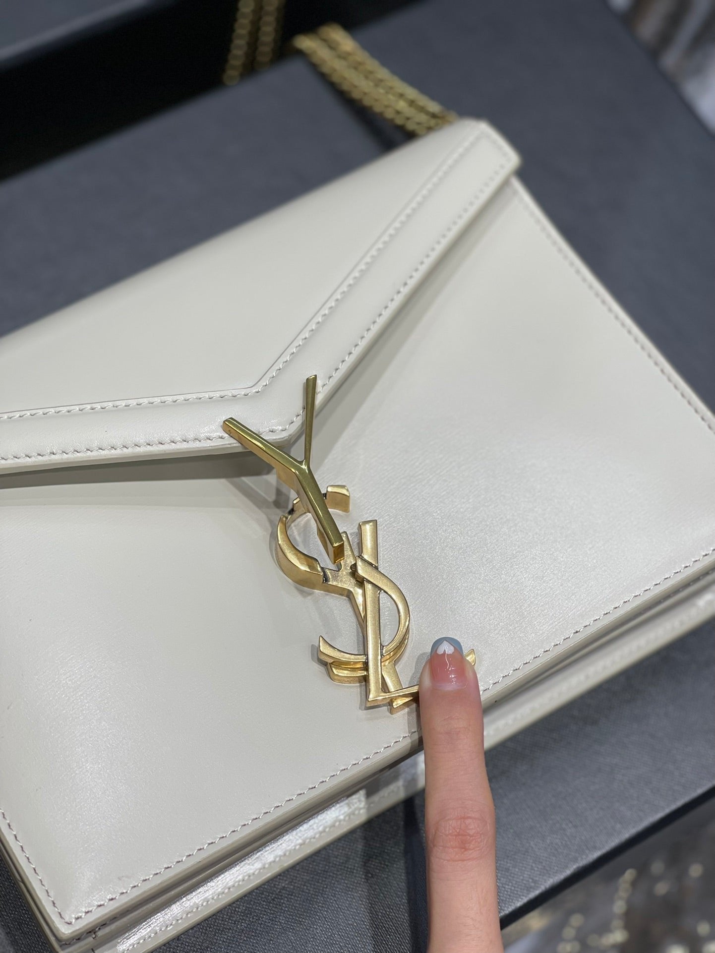 Saint Laurent Cassandra Medium Chain Bag In Grain De Poudre Embossed 22cm White
