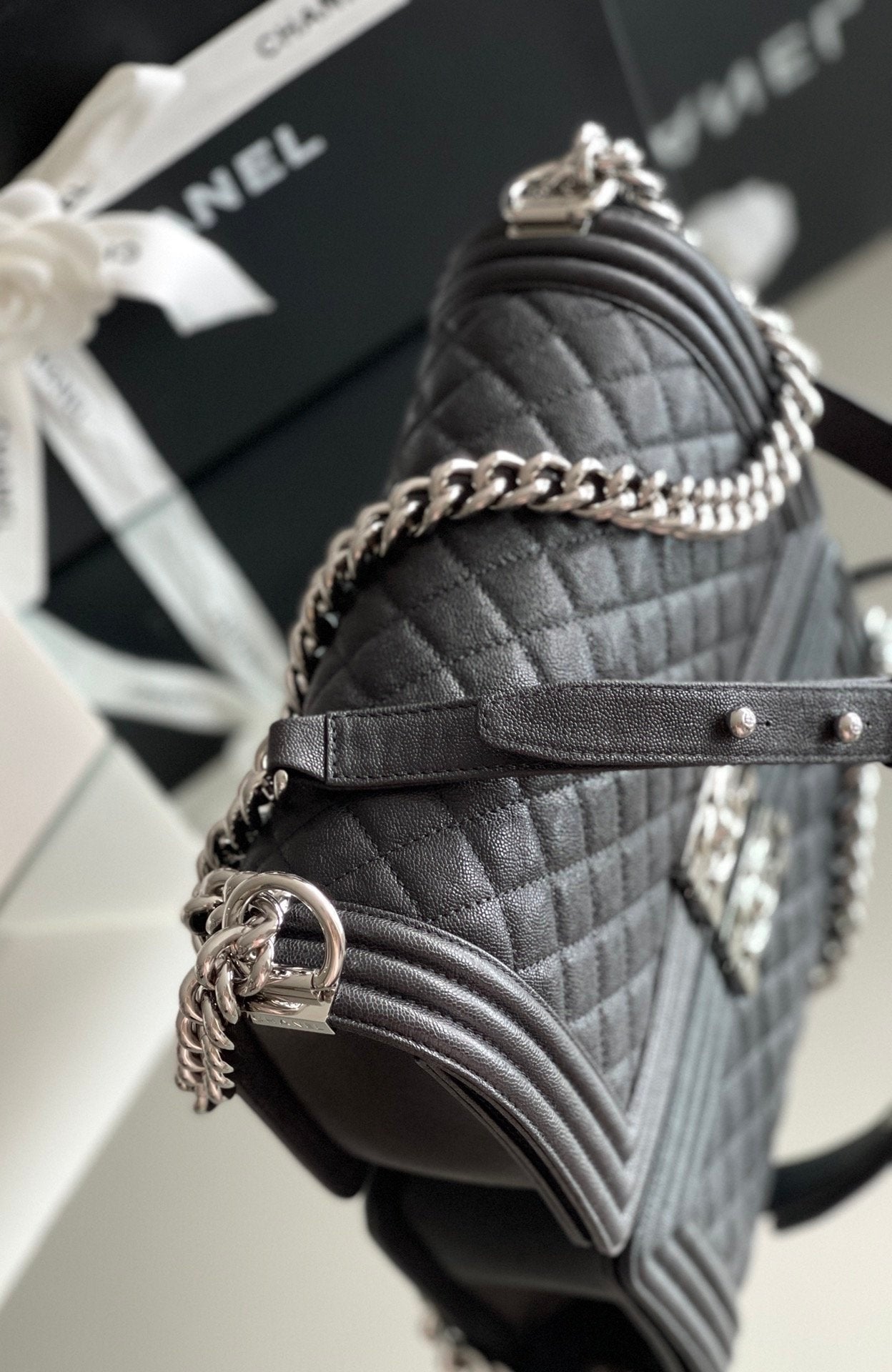 Chanel Medium Classic Flapbag 25cm Black