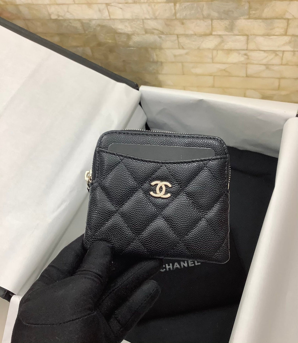 CO-CO Chanel Card Holder With Gold Hardware 19cm