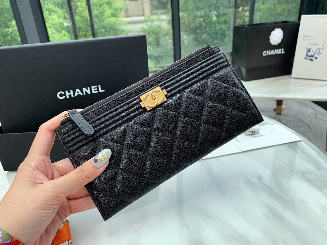 CO-CO Chanel Zipped Wallet 20cm