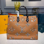 Louis Vuitton OnTheGo Tote Bag 42cm Monogram Jungle Canvas Spring/Summer Collection M44718, Black/Caramel