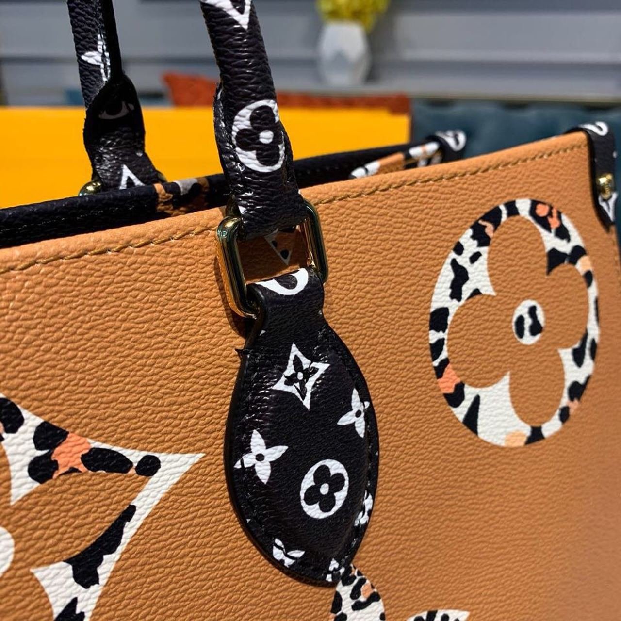 Louis Vuitton OnTheGo Tote Bag 42cm Monogram Jungle Canvas Spring/Summer Collection M44718, Black/Caramel