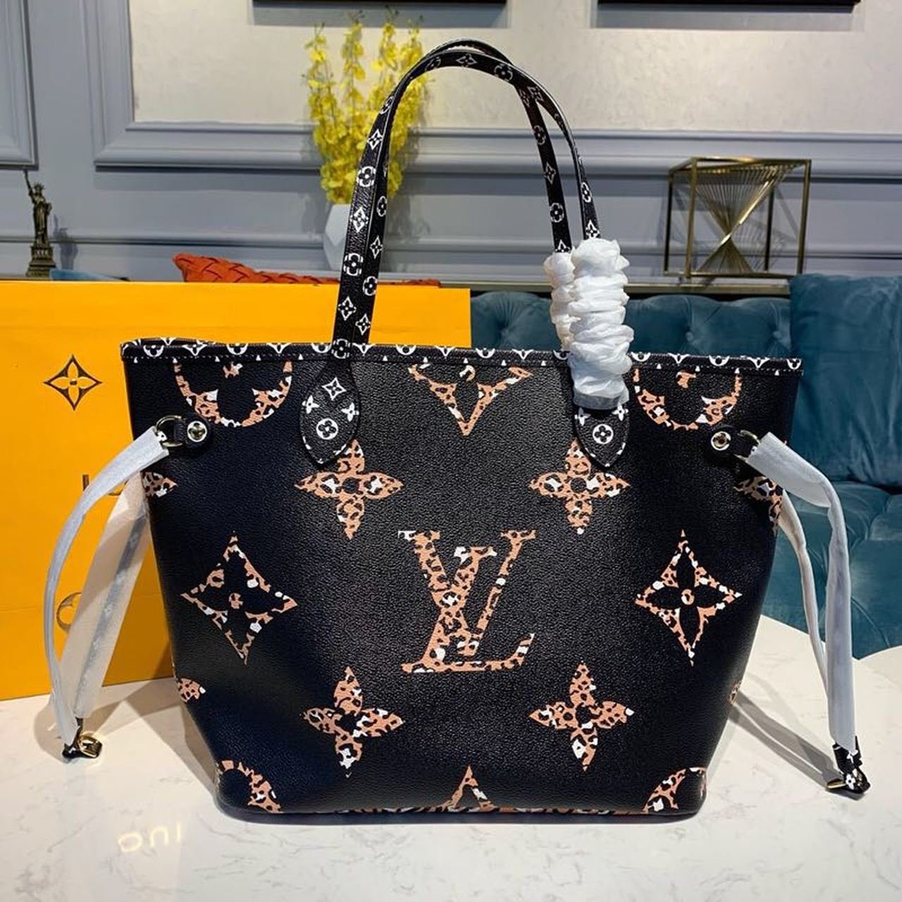 Louis Vuitton Neverfull MM Tote Bag 32cm Monogram Jungle Canvas Spring/Summer Collection M44676, Black