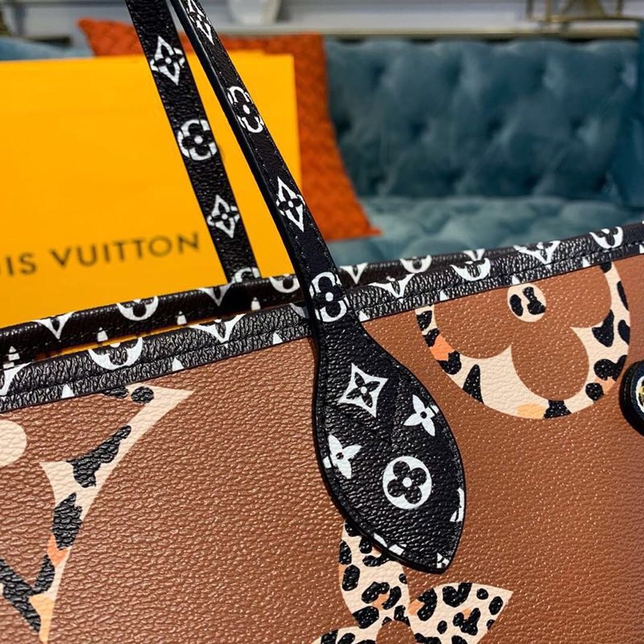 Louis Vuitton Neverfull MM Tote Bag 32cm Monogram Jungle Canvas Spring/Summer Collection M44676, Black