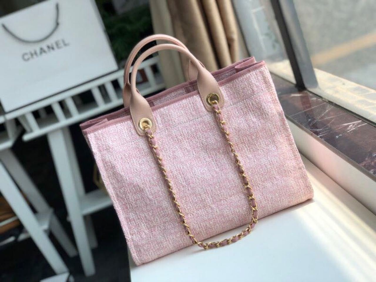 Chanel Deauville Tote 38cm Raffia Canvas Bag Fall/Winter Collection Dusty Pink/White