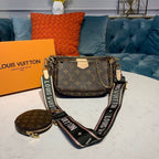 Louis Vuitton Multi Pochette Accessoires Bags Monogram Canvas Fall/Winter Collection M44813, Kaki/Beige