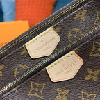 Louis Vuitton Multi Pochette Accessoires Bags Monogram Canvas Fall/Winter Collection M44813, Kaki/Beige