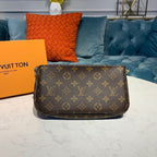 Louis Vuitton Multi Pochette Accessoires Bags Monogram Canvas Fall/Winter Collection M44813, Kaki