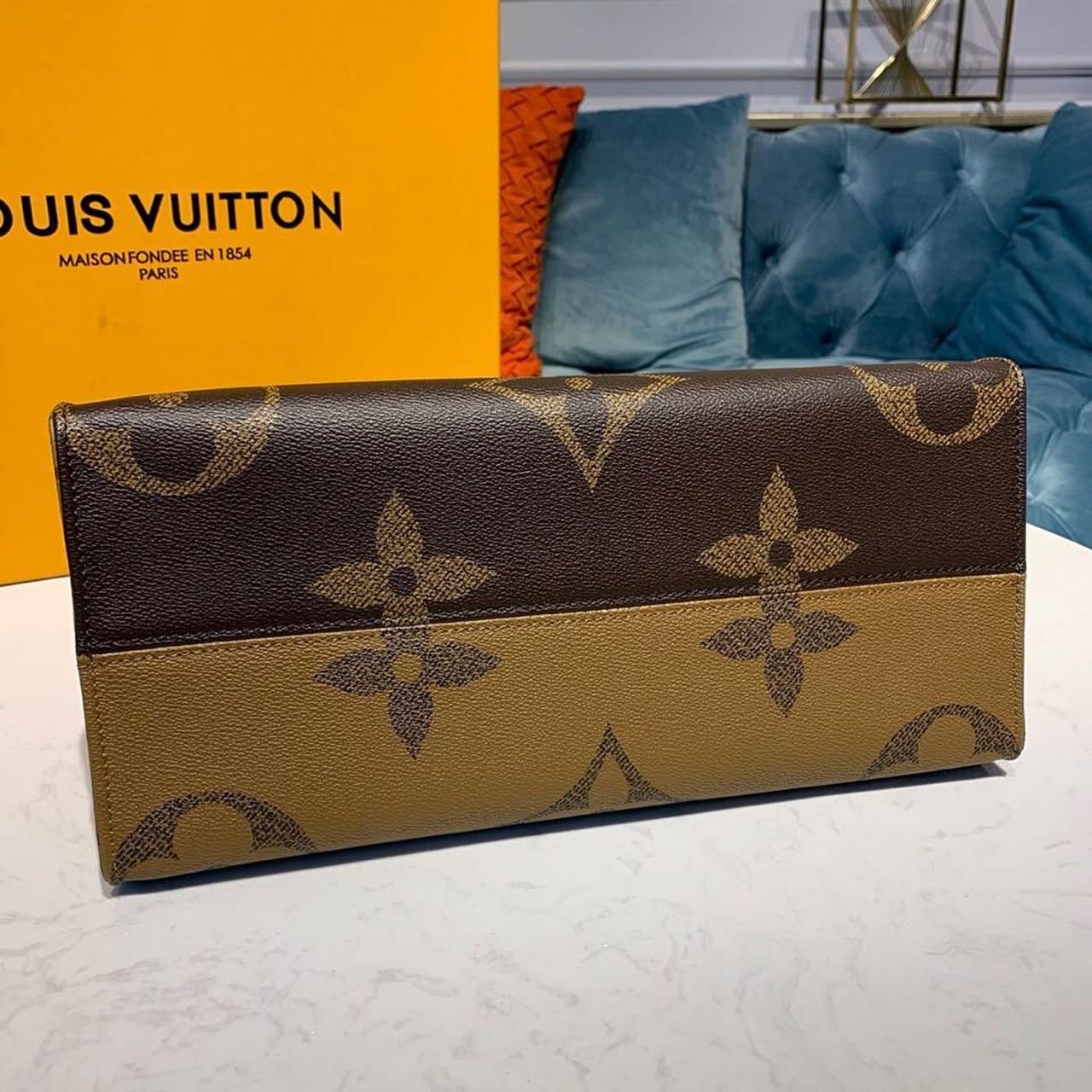 Louis Vuitton OnTheGo Bag 34cm Monogram Giant/Monogram Reverse Canvas Spring/Summer Collection M44577, Brown/Tan