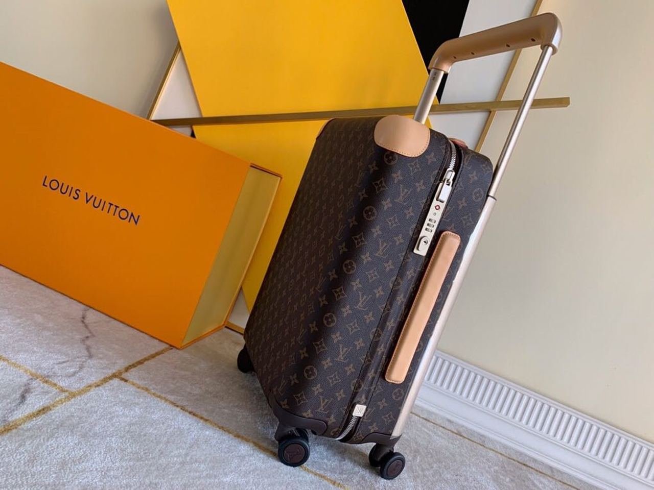 Louis Vuitton Horizon 55 Luggage Trolley Monogram Canvas Spring/Summer Collection M23203 , Brown