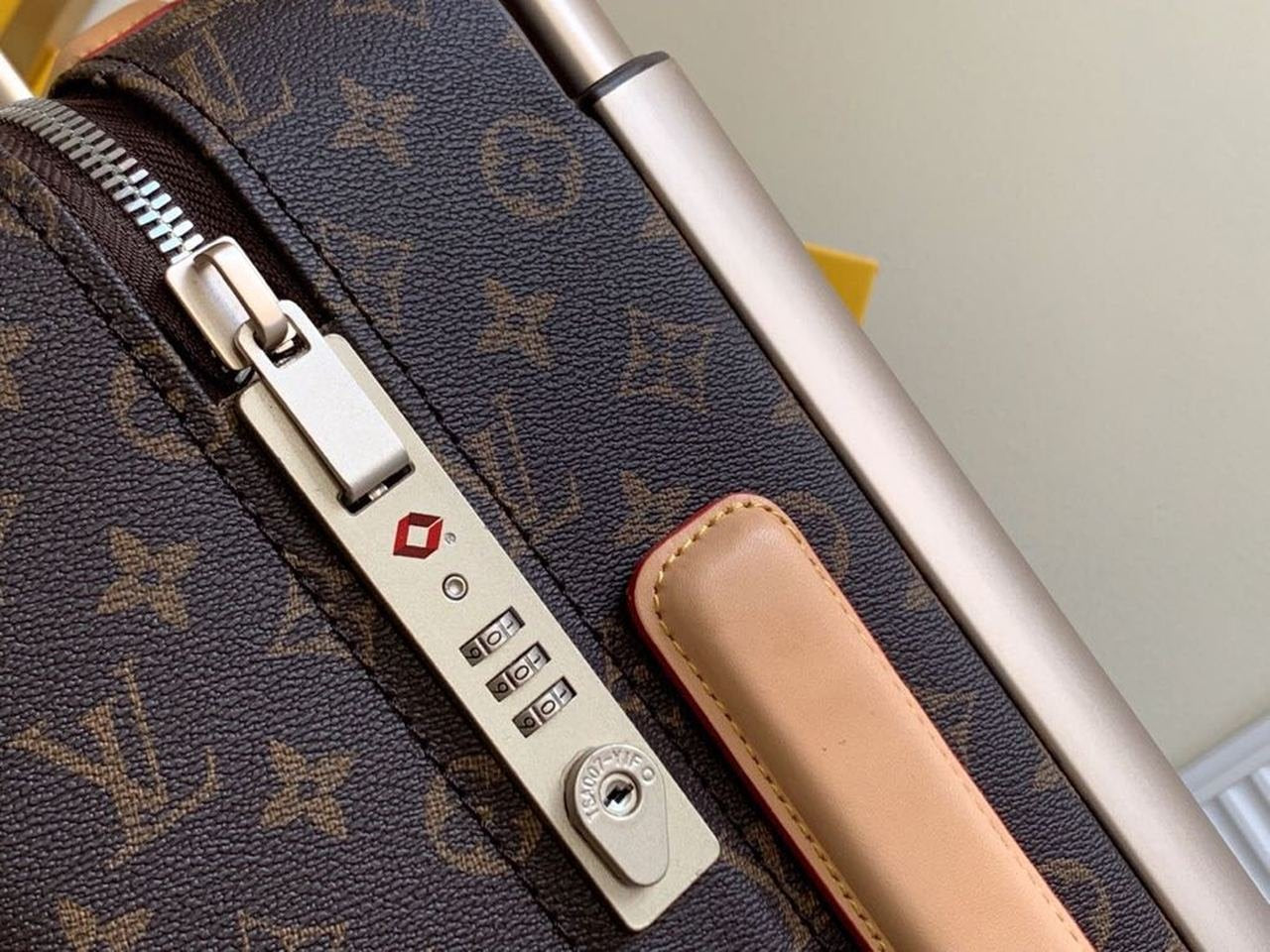 Louis Vuitton Horizon 55 Luggage Trolley Monogram Canvas Spring/Summer Collection M23203 , Brown