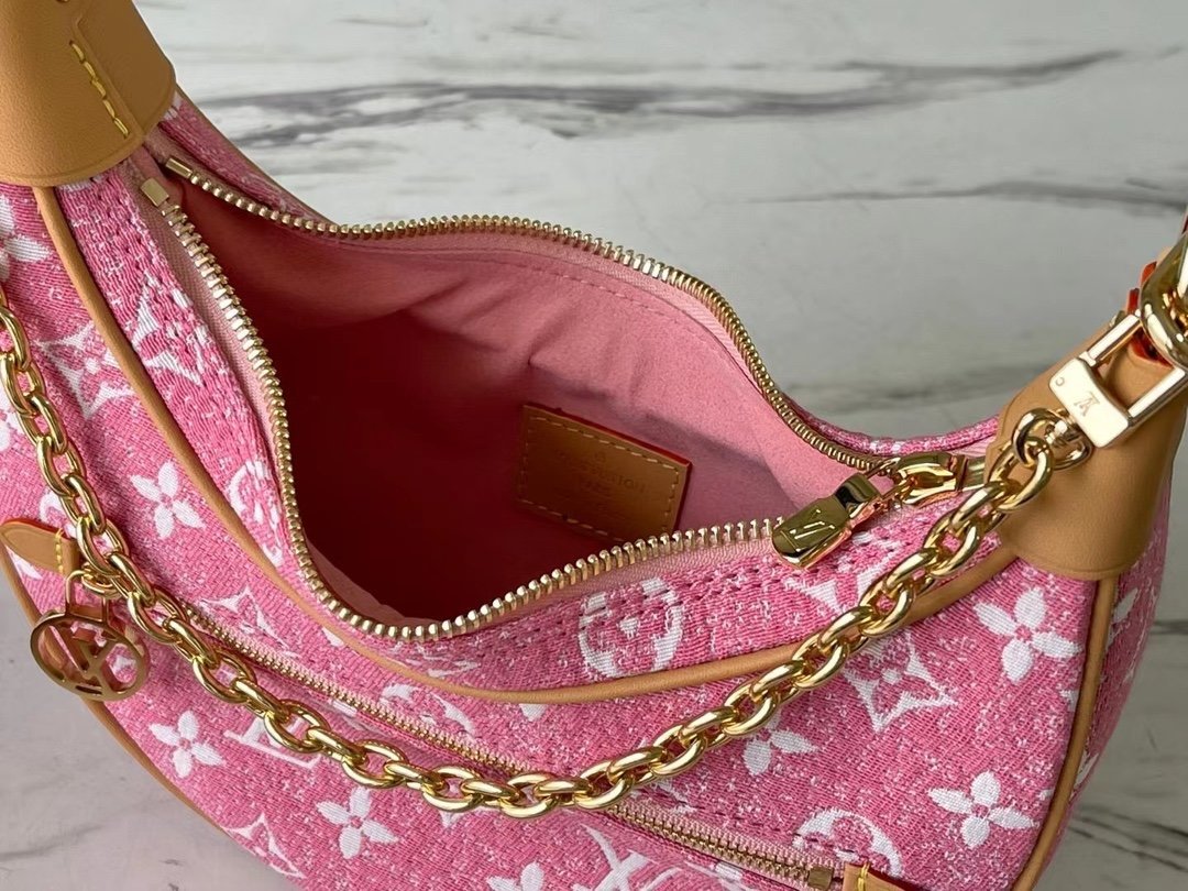 Louis Vuitton M81098 Loop 24cm Pink