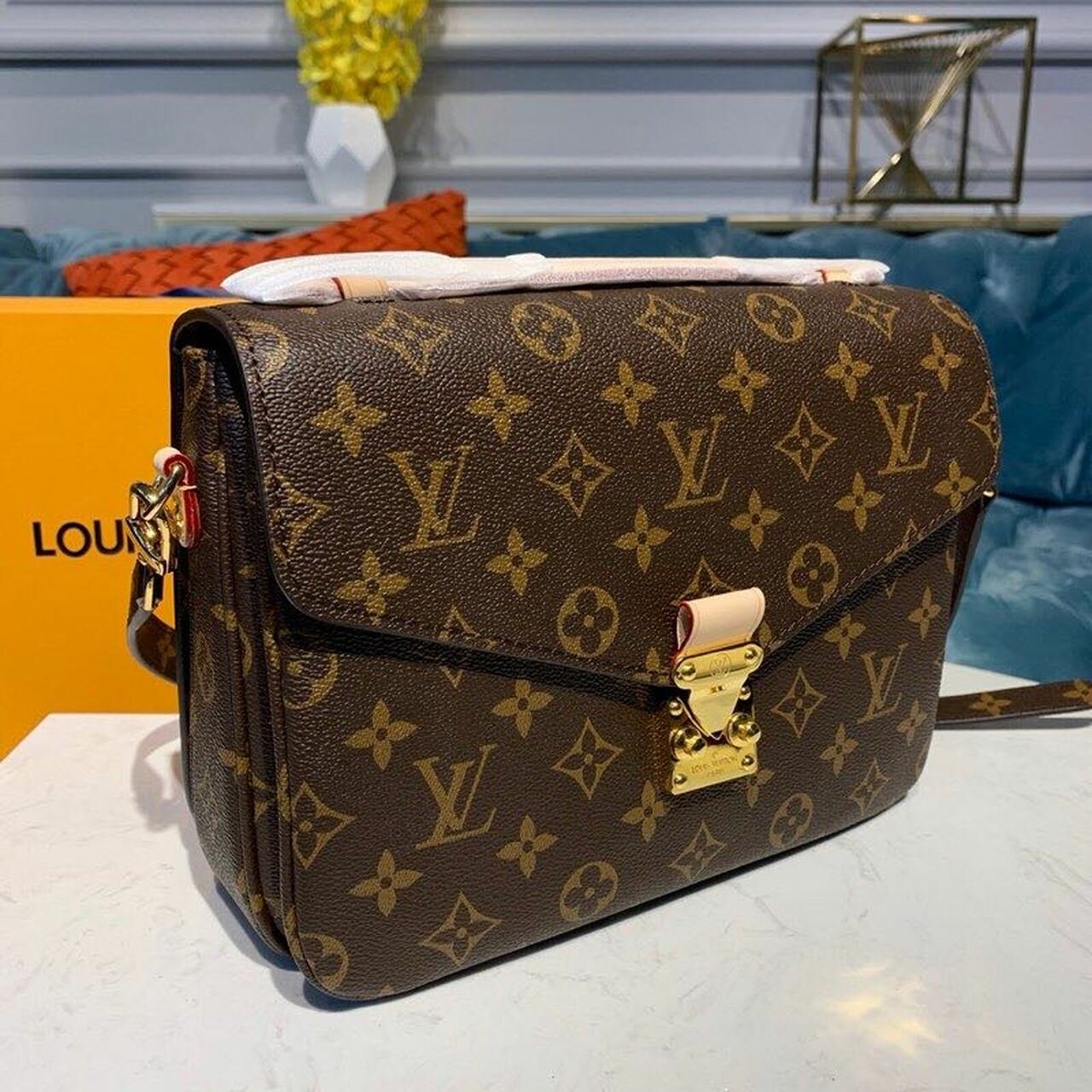 Louis Vuitton Pochette Métis Bag Monogram Canvas Fall/Winter Collection M40780 Brown