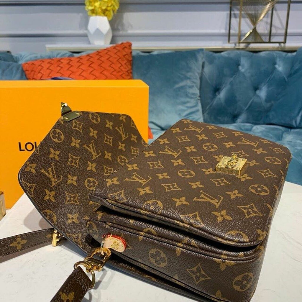 Louis Vuitton Pochette Métis Bag Monogram Canvas Fall/Winter Collection M40780 Brown