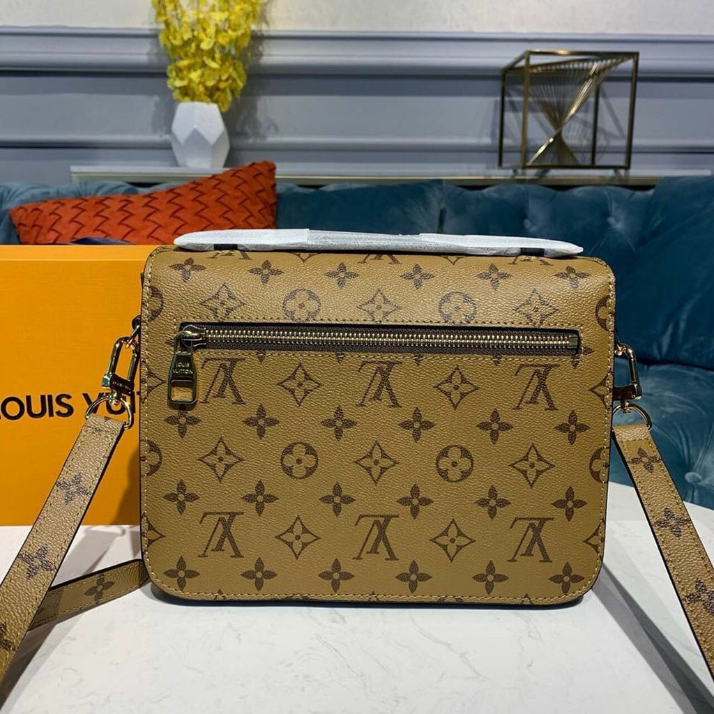 Louis Vuitton Pochette Métis Bag Monogram Reverse Canvas Fall/Winter Collection 24 cm Brown
