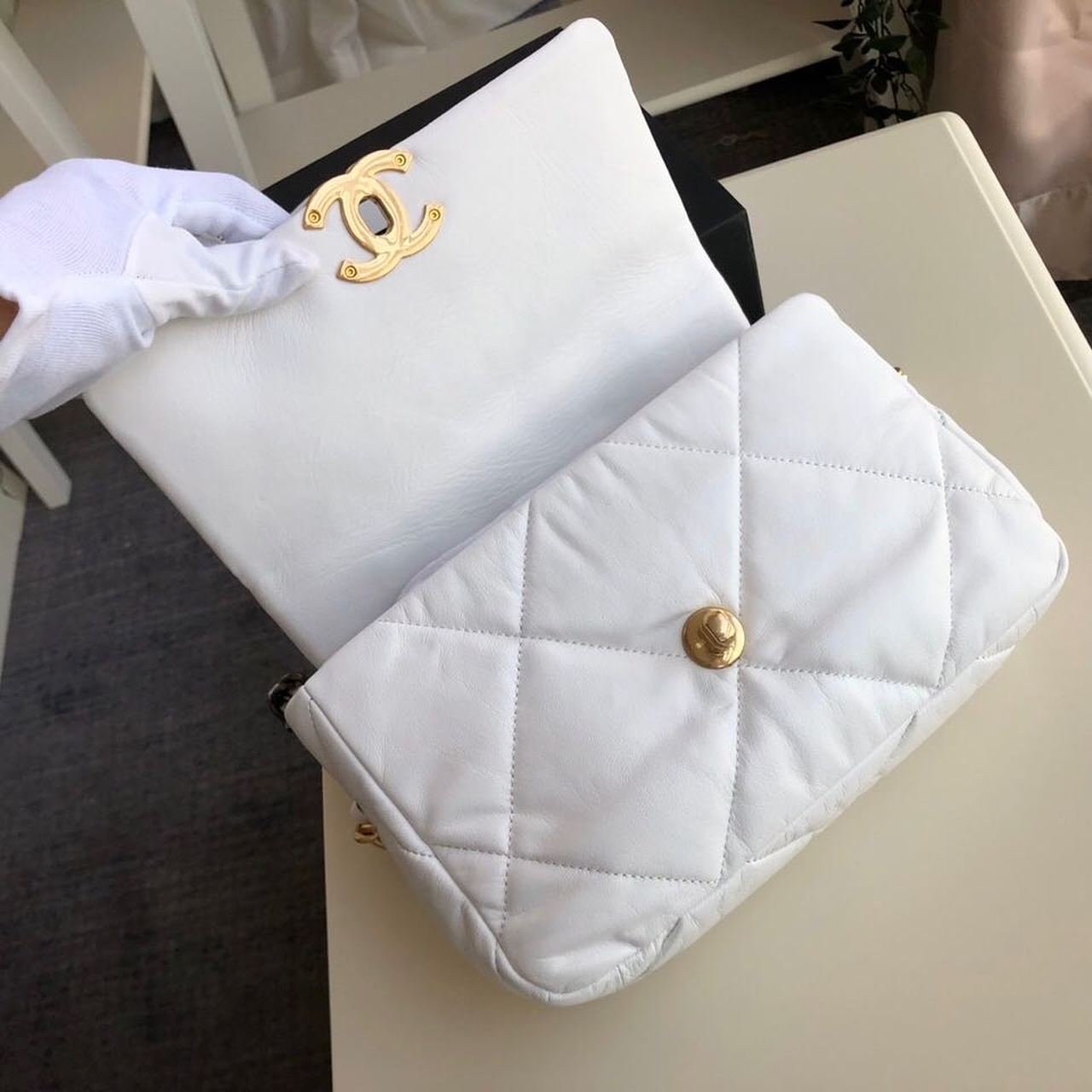 Chanel 19 Flap Bag 26cm Goatskin Leather Fall/Winter Act 1 Collection, White