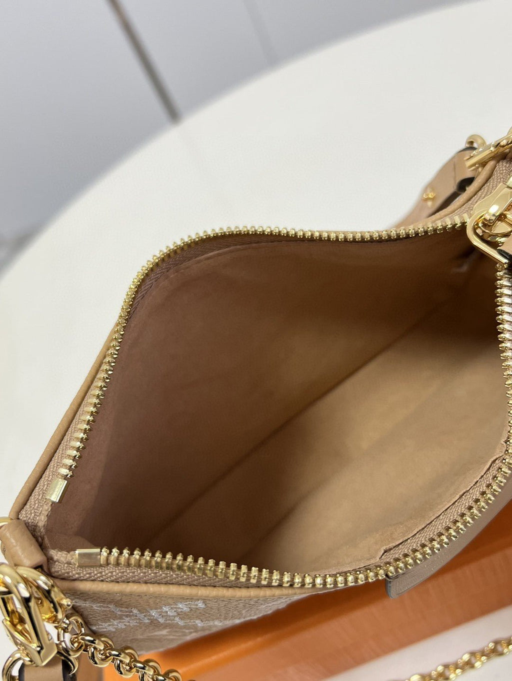 Louis Vuitton M80349 Easy Pouch On Strap 19cm Brown