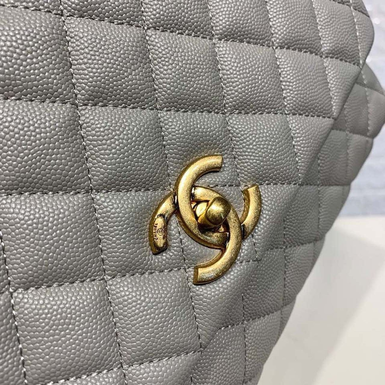 Chanel Coco Handle Quilted Bag 30cm Caviar Leather Gold Hardware Spring/Summer Act 1 Collection, Grey