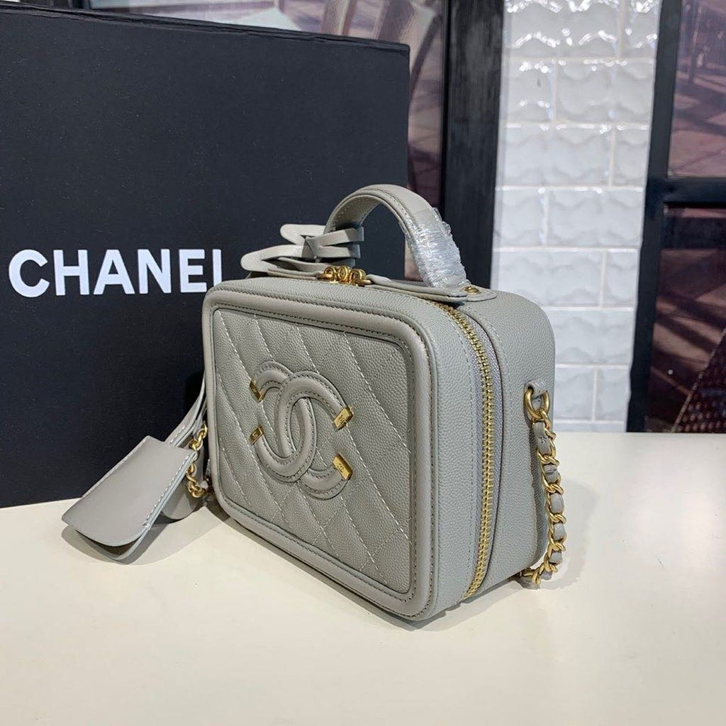 Chanel CC Filigree Vanity Case Bag 18cm Gold Hardware Caviar Leather Cruise Collection, Grey