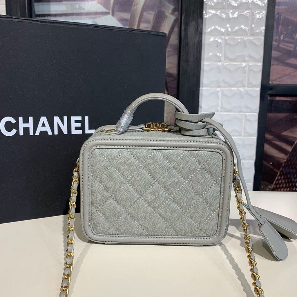 Chanel CC Filigree Vanity Case Bag 18cm Gold Hardware Caviar Leather Cruise Collection, Grey