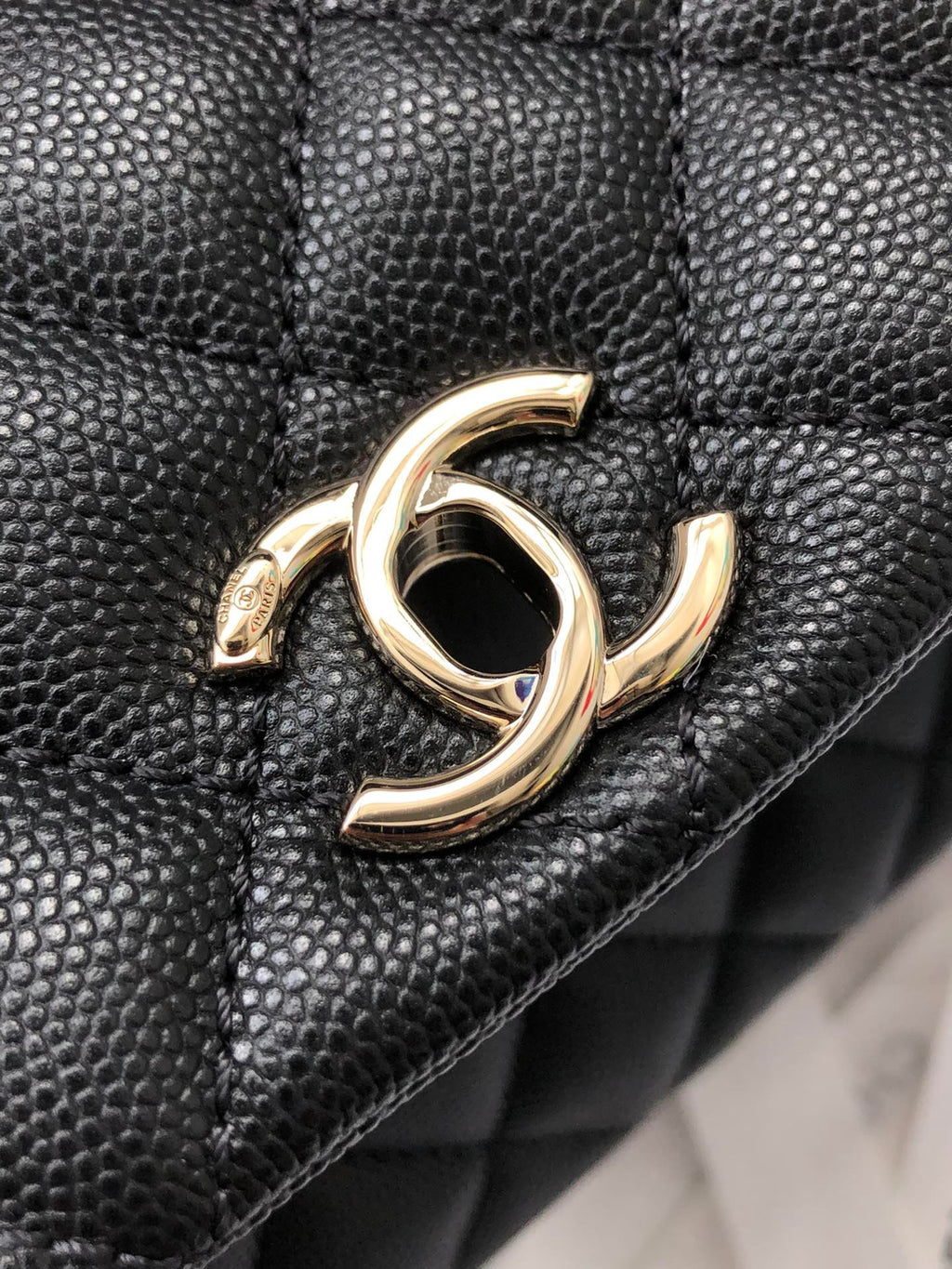 Chanel Classic Mini Flapbag 19cm Black