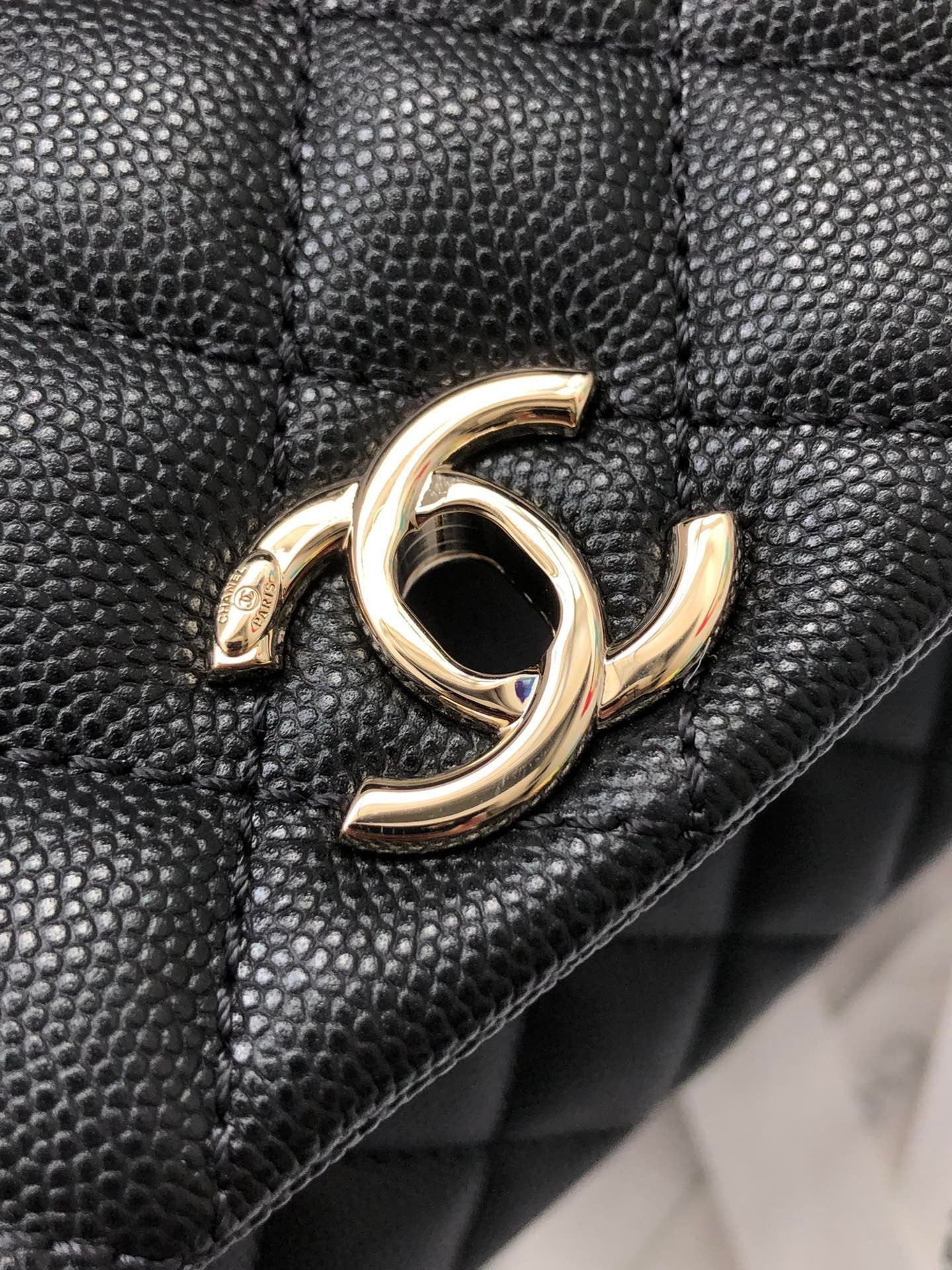 Chanel Classic Mini Flapbag 19cm Black