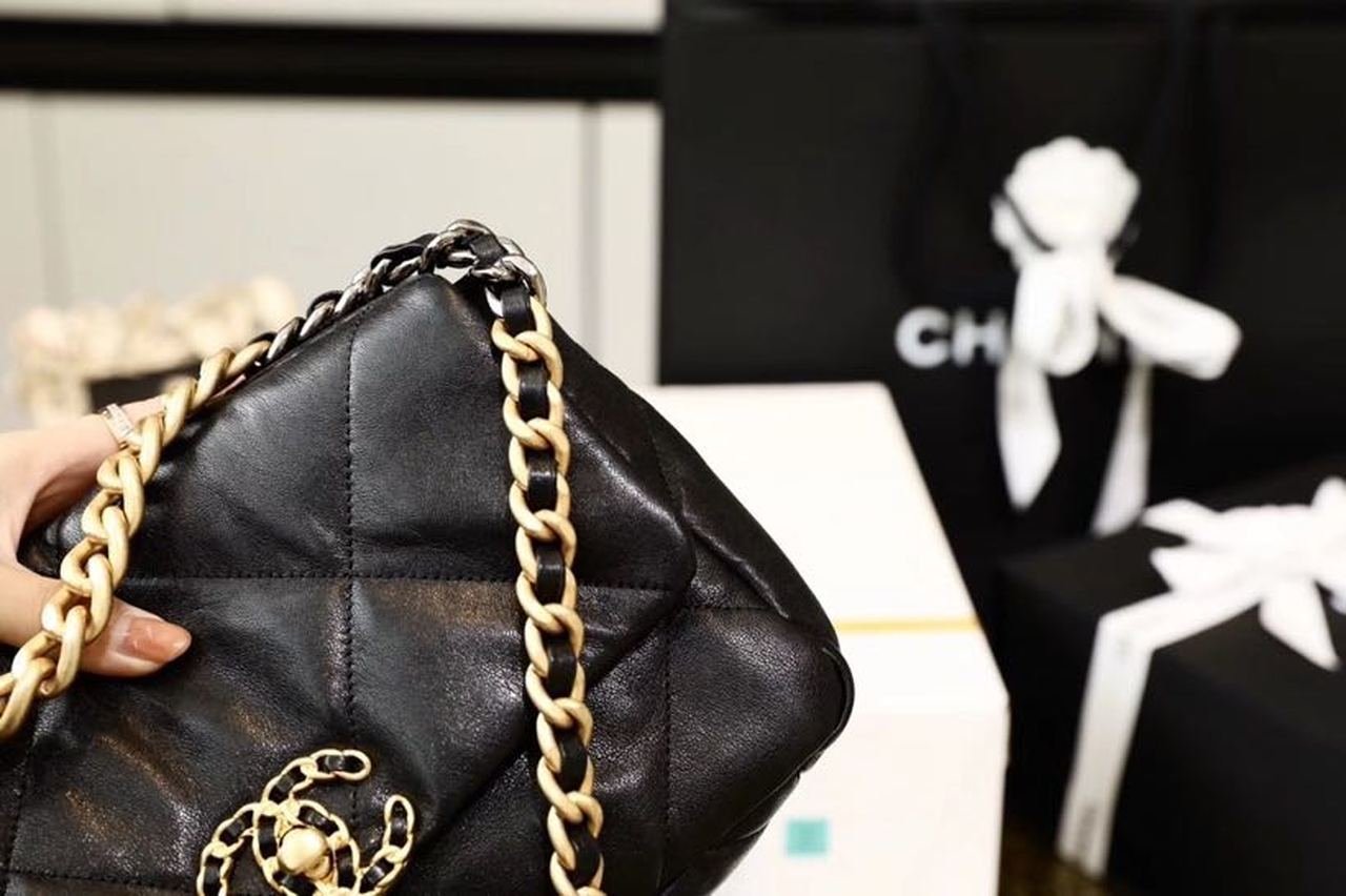 Chanel 19 Flap Bag 26cm Goatskin Leather Spring/Summer Act 1 Collection, Black