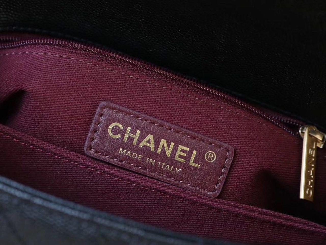 Chanel Coco Handle Quilted Lizard Handle Bag 24cm Caviar Leather Gold Hardware Spring/Summer Act 1 Collection, Black/Red