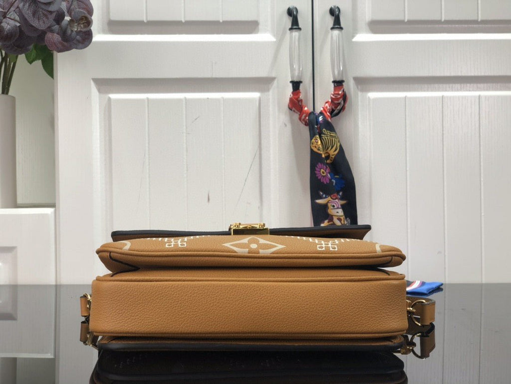 Louis Vuitton M46028 Pochette Metis 25cm Brown
