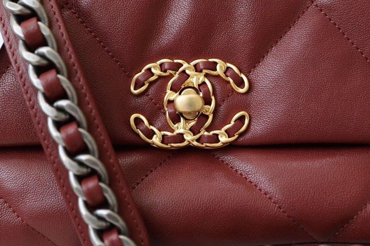 Chanel 19 Flap Bag 26cm Goatskin Leather Spring/Summer Act 1 Collection, Bordeaux