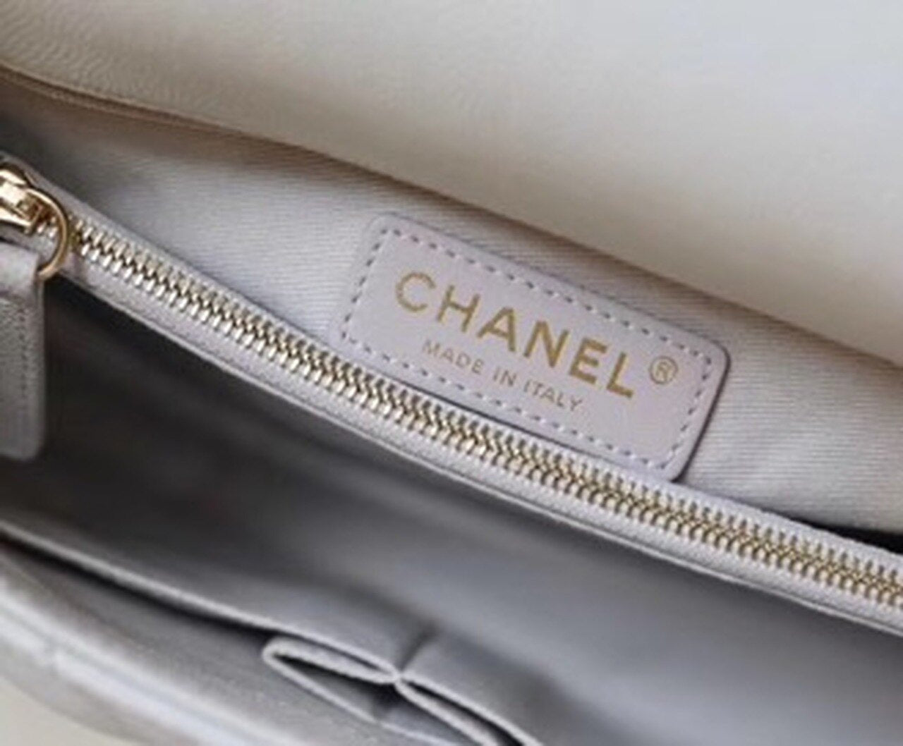Chanel Coco Handle Quilted Handle Bag 30cm Caviar Leather Gold Hardware Spring/Summer Act 1 Collection White