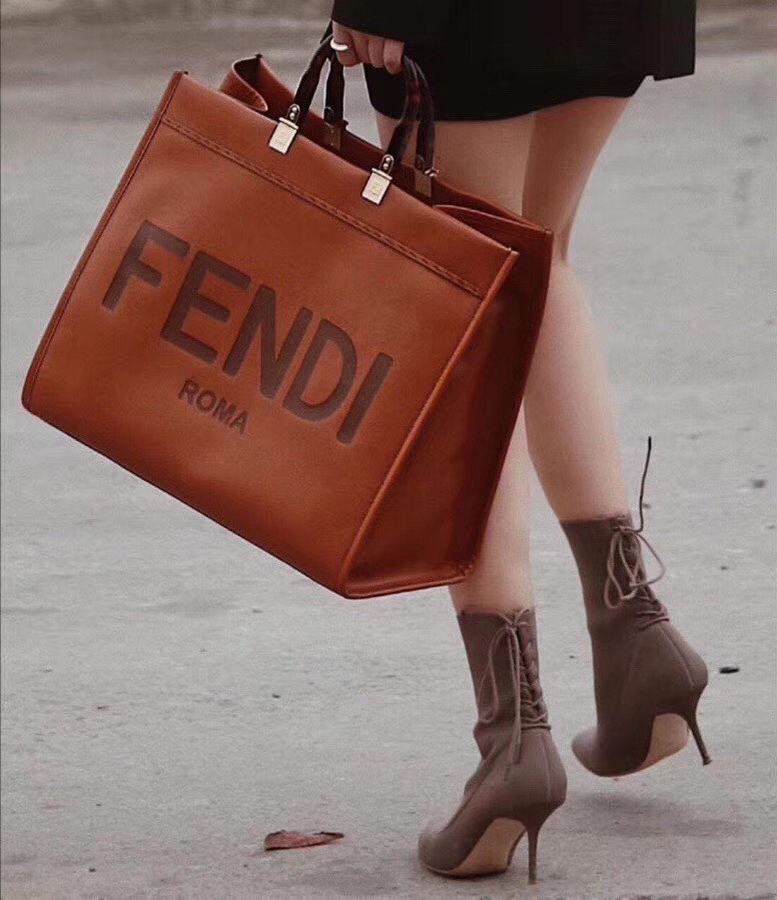 Fendi Sunshine Shopper Tote Bag 40cm Calfskin Leather Spring/Summer Collection, Brown