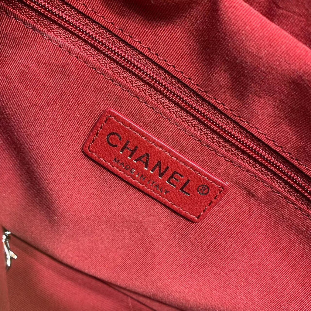Chanel Gabrielle Hobo Bag 25cm AS1582 Bi-Color Hardware Aged Calfskin Leather Spring/Summer Act 1 Collection Black