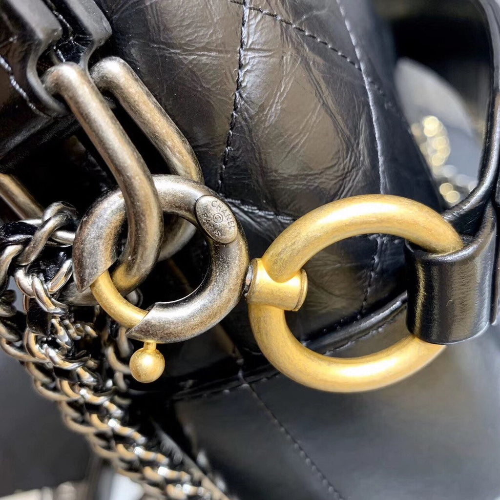 Chanel Gabrielle Hobo Bag 25cm AS1582 Bi-Color Hardware Aged Calfskin Leather Spring/Summer Act 1 Collection Black