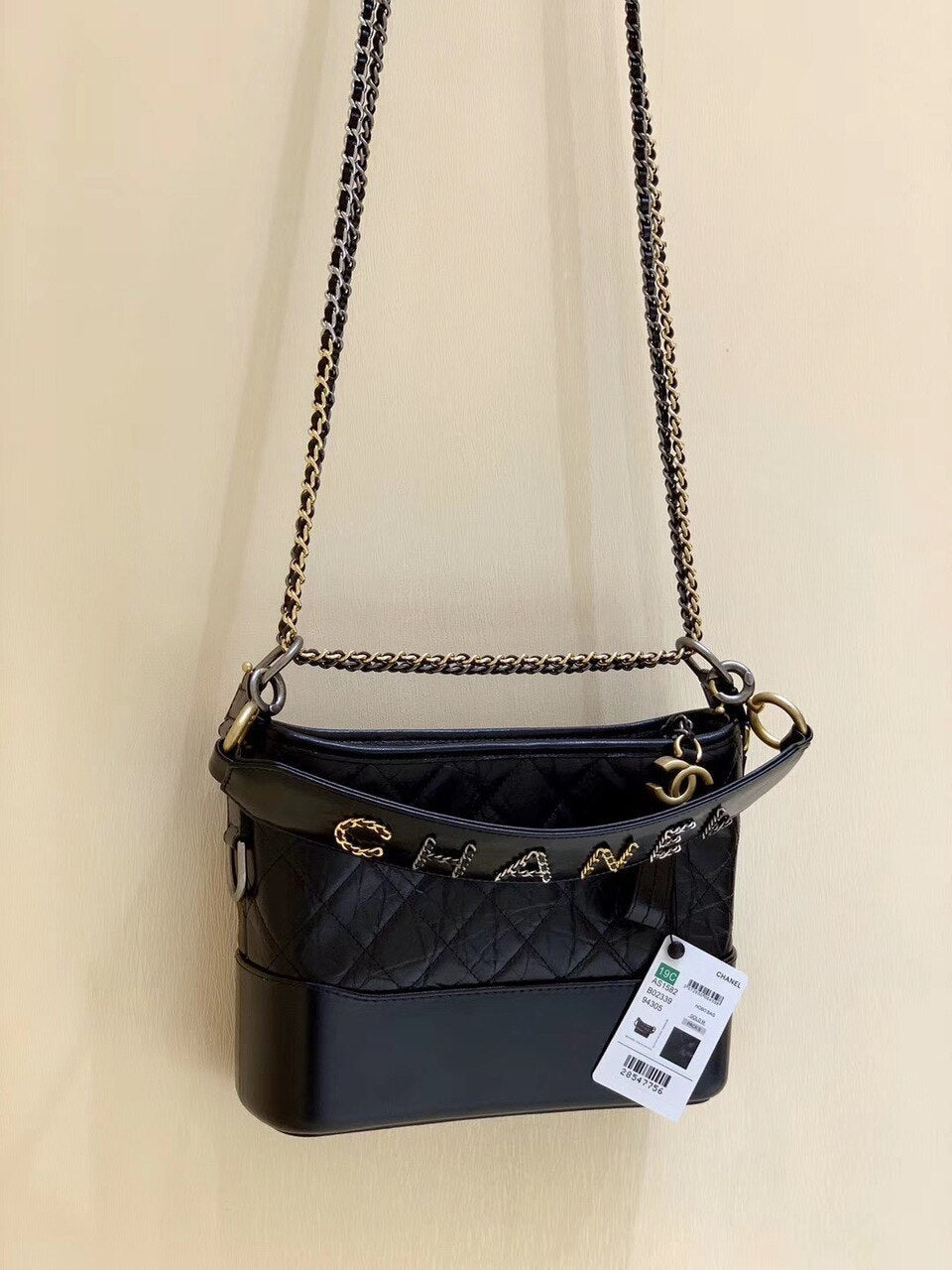 Chanel Gabrielle Hobo Bag 25cm AS1582 Bi-Color Hardware Aged Calfskin Leather Spring/Summer Act 1 Collection Black