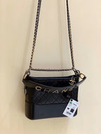 Chanel Gabrielle Hobo Bag 25cm AS1582 Bi-Color Hardware Aged Calfskin Leather Spring/Summer Act 1 Collection Black