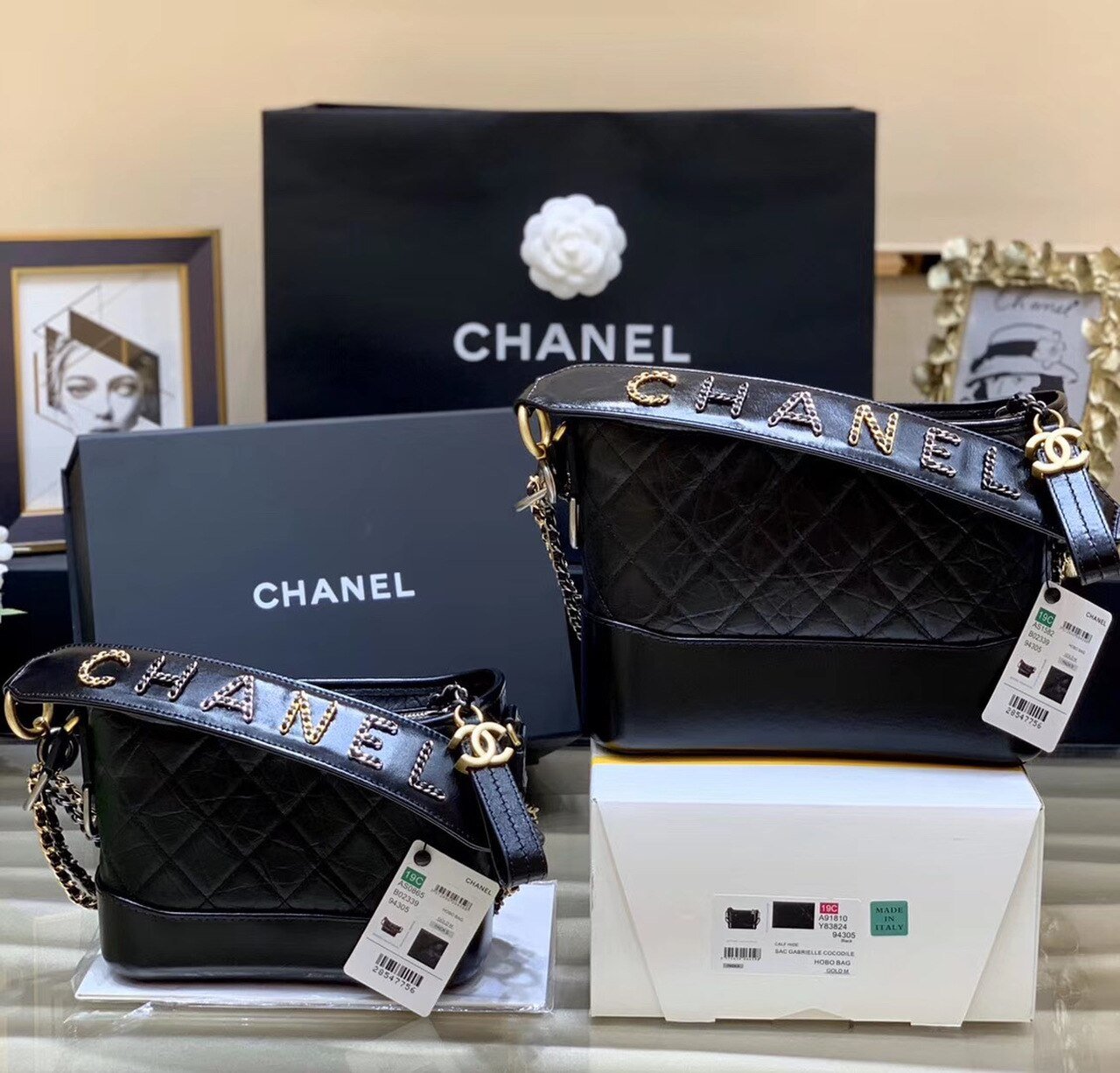Chanel Gabrielle Hobo Bag 25cm AS1582 Bi-Color Hardware Aged Calfskin Leather Spring/Summer Act 1 Collection Black