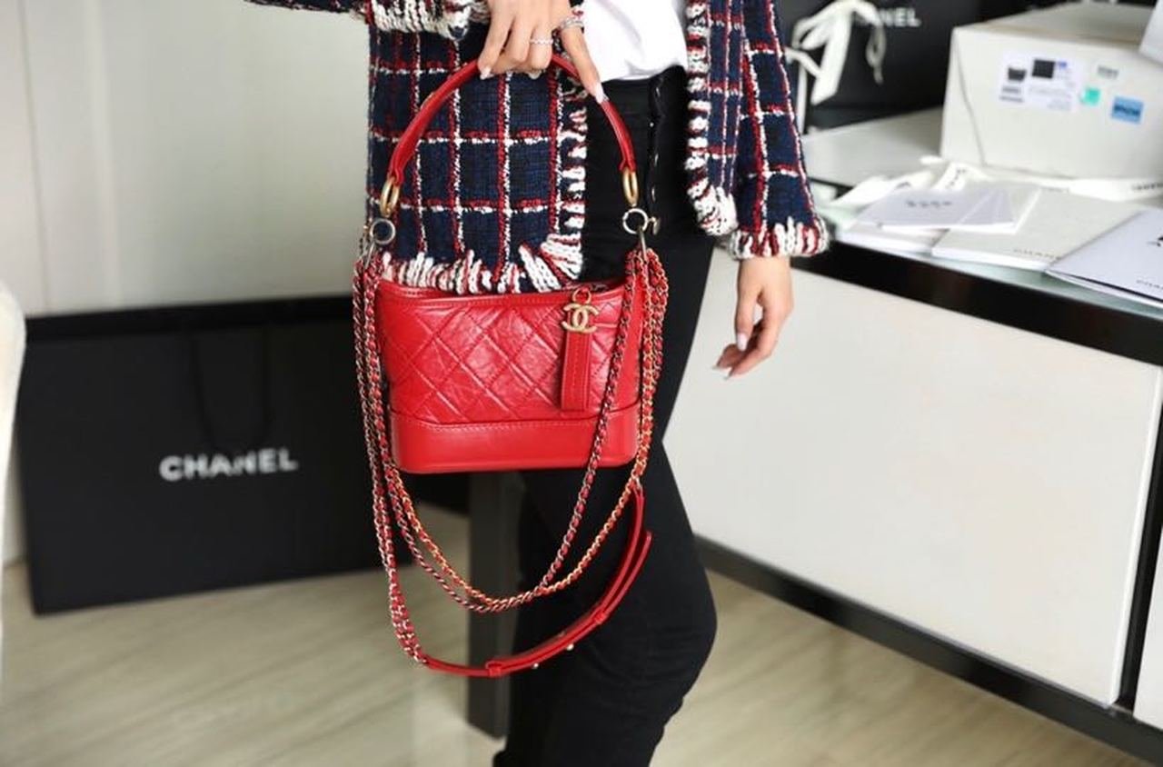 Chanel Gabrielle Hobo Bag 18cm AS0865 Bi-Color Hardware Aged Calfskin Leather Spring/Summer Act 1 Collection Red