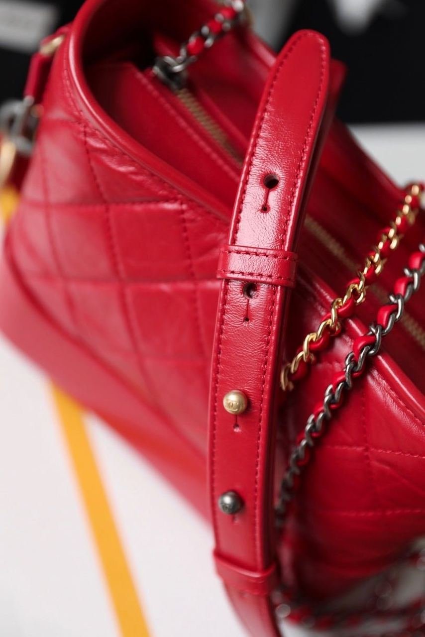 Chanel Gabrielle Hobo Bag 18cm AS0865 Bi-Color Hardware Aged Calfskin Leather Spring/Summer Act 1 Collection Red